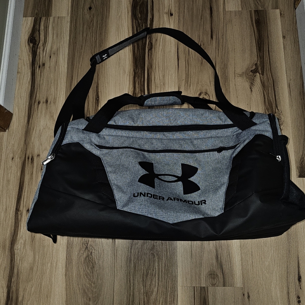 Under Armour Men's Black and Gray Duffel Bag